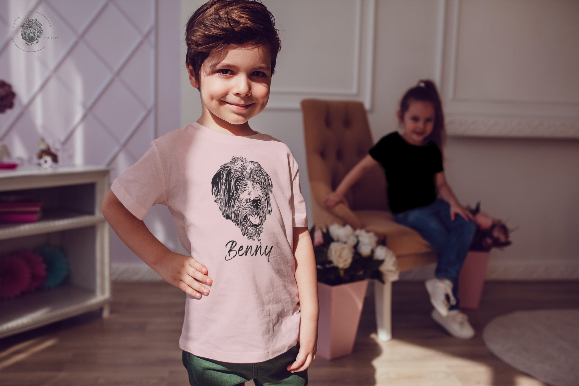 custom pet portrait on eco friendly products. Fashion for petlovers, unique to your individual pet. Sustainable, organic cotton, certified. Elmojis turns your pet into sketched portraits.